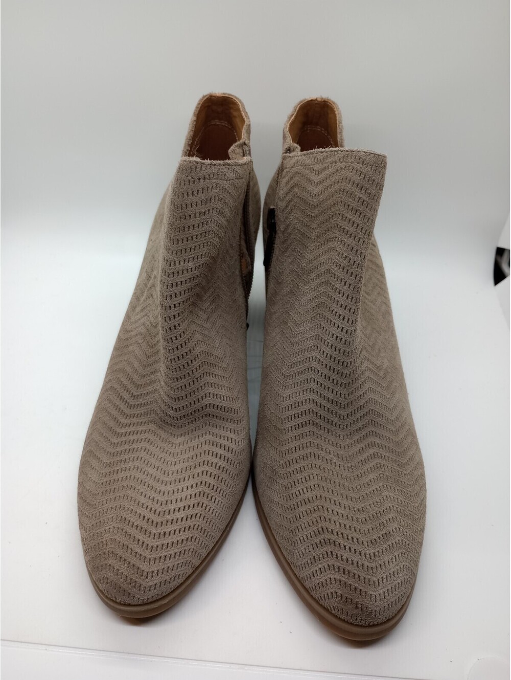 Lucky Brand Suede Women's Booties 9.5 Beige Ankle Boots Perforated Heel 211